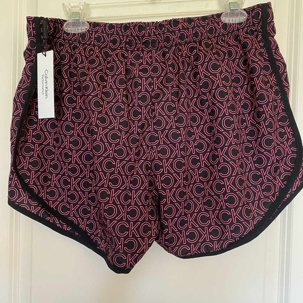 Calvin Klein Women’s Shorts Size M